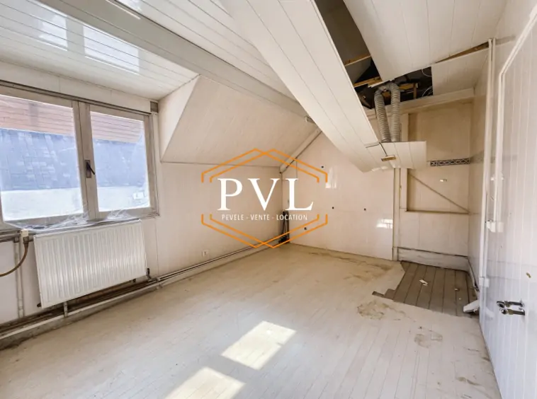 Maison 10 pièces 240 m² · à Camphin en Pévèle · 240 m² · 280 000 €